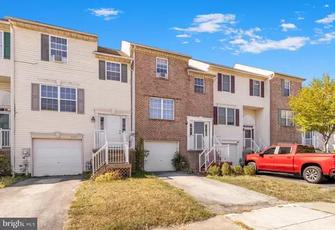 207 Bellwether Ct, Newark, DE 19702