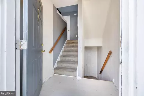 Entry Way - 207 Bellwether Ct, Newark, DE 19702 photo 4 of 4