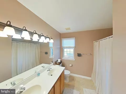 Bath - 39 Watson Ln, Middletown, DE 19709 photo 3 of 4