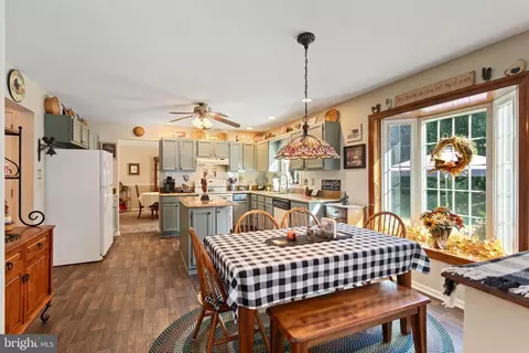 Kitchen - 19 Airdrie Dr, Bear, DE 19701 photo 1 of 4