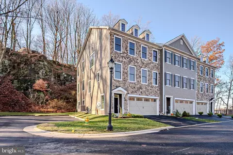 2571 Riddle Ave, Wilmington, DE 19806