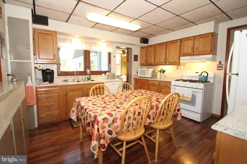 425 Brewster Dr, Newark, DE 19711 photo 4