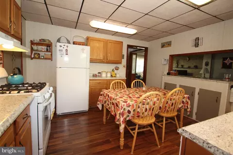 425 Brewster Dr, Newark, DE 19711 photo 5