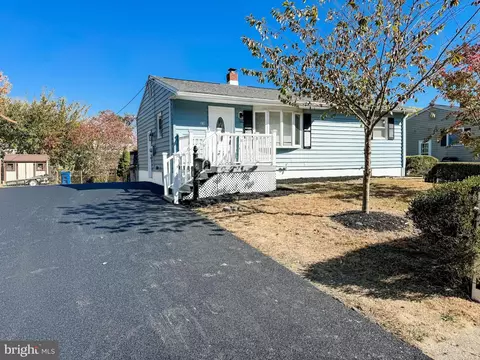 23 Holden Dr, New Castle, DE 19720
