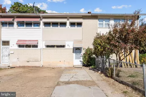 81 Oakmont Dr, New Castle, DE 19720
