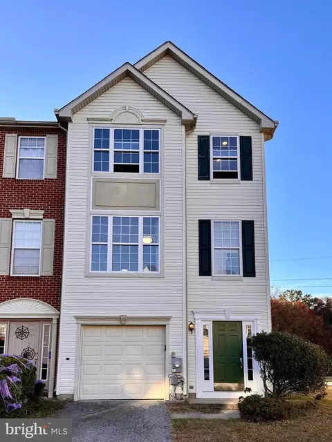 10 Dolmen Ln, Bear, DE 19701