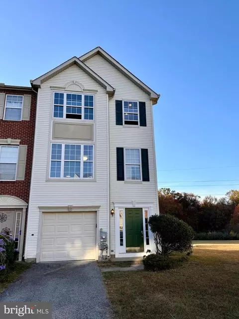 Exterior - 10 Dolmen Ln, Bear, DE 19701 photo 2 of 3
