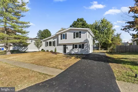 Exterior - 105 Coral Reef Dr, Newark, DE 19713 photo 8 of 9