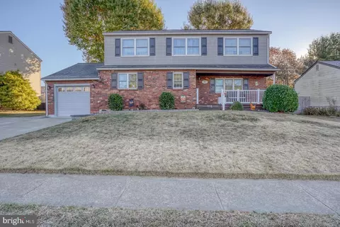 102 Alvin Dr, Newark, DE 19702