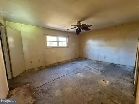Bedroom - 72 Broadleaf Dr, Newark, DE 19702 photo 5 of 6