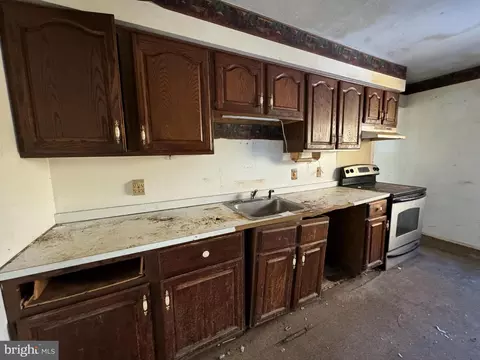 Kitchen - 72 Broadleaf Dr, Newark, DE 19702 photo 1 of 1