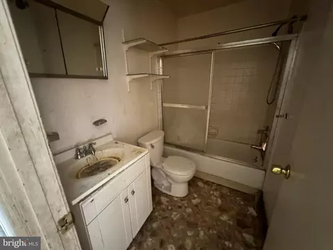 Bath - 72 Broadleaf Dr, Newark, DE 19702 photo 1 of 1