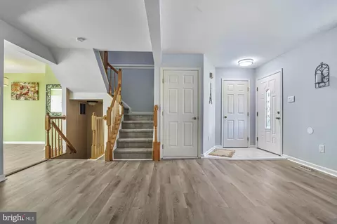 Entry Way - 17 E Christina Pl, Newark, DE 19702 photo 1 of 4