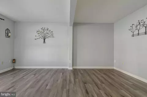Living - 17 E Christina Pl, Newark, DE 19702 photo 3 of 3
