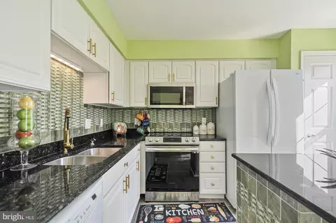 Kitchen - 17 E Christina Pl, Newark, DE 19702 photo 2 of 3