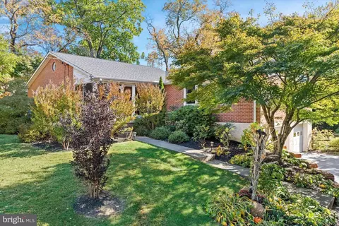 16 Breeze Hill Rd, Wilmington, DE 19807