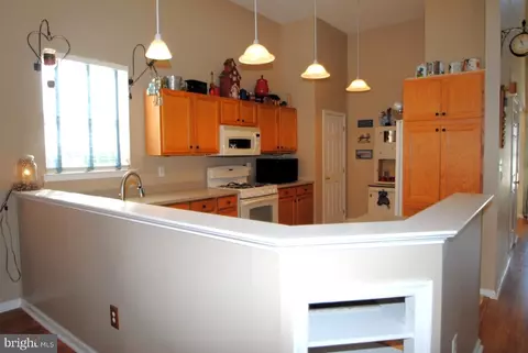 Kitchen - 3 Iris Cir, Bear, DE 19701 photo 2 of 8