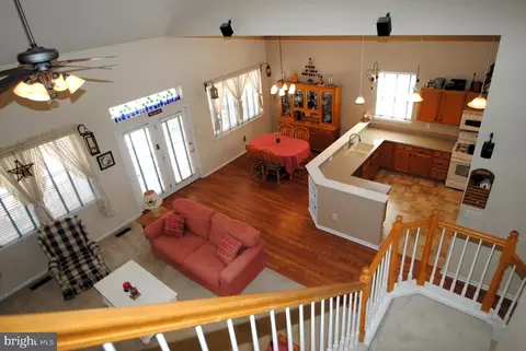 Entry Way - 3 Iris Cir, Bear, DE 19701 photo 5 of 6