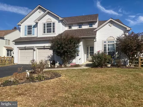 3 Iris Cir, Bear, DE 19701