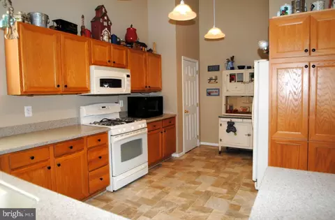 Kitchen - 3 Iris Cir, Bear, DE 19701 photo 1 of 8