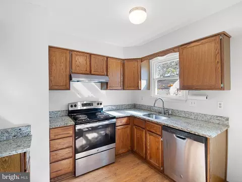 Kitchen - 415 Barley Dr, Newark, DE 19702 photo 2 of 3