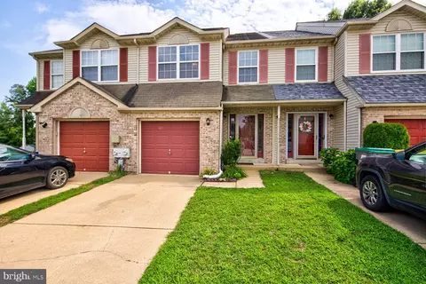 46 Woodcrest Ct, Newark, DE 19702