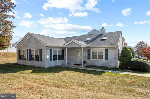 153 Upper Valley Ln, Newark, DE 19711