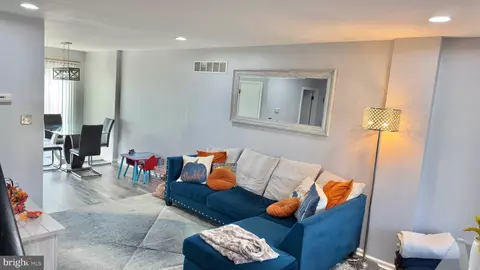 Entry Way - 327 Barley Dr, Newark, DE 19702 photo 1 of 13