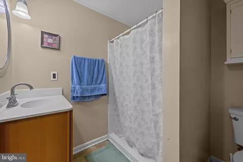 Bath - 814 Percheron Dr, Bear, DE 19701 photo 2 of 3