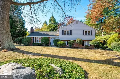 2506 Deepwood Dr, Wilmington, DE 19810