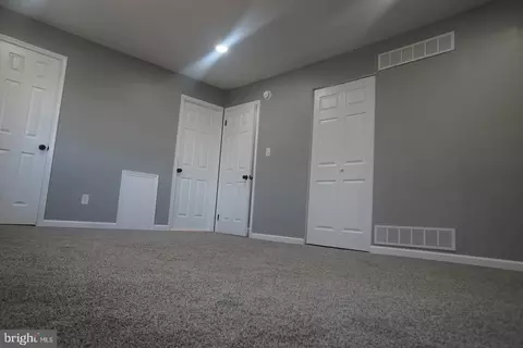 Entry Way - 15 Spinet Rd, Newark, DE 19713 photo 6 of 7