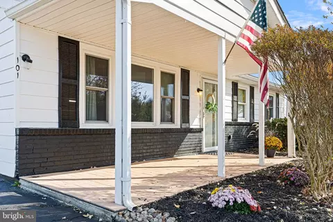 101 Rosewood Dr, Newark, DE 19713