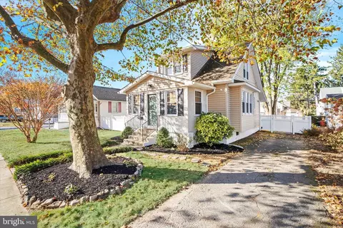 102 Glenside Ave, Newport, DE 19804