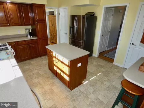 Kitchen - 123 Matthew Dr, Bear, DE 19701 photo 4 of 6