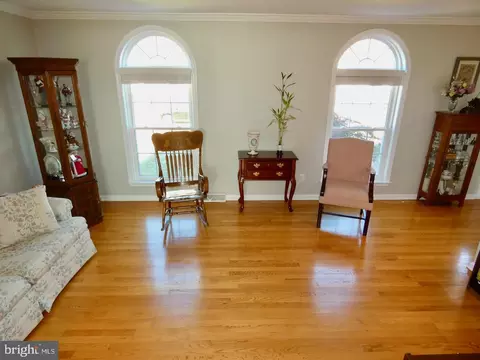 Living - 123 Matthew Dr, Bear, DE 19701 photo 3 of 9