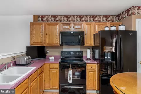 Kitchen - 419 Aldwych Dr, Bear, DE 19701 photo 2 of 4
