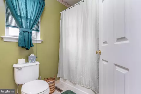Bath - 419 Aldwych Dr, Bear, DE 19701 photo 2 of 2
