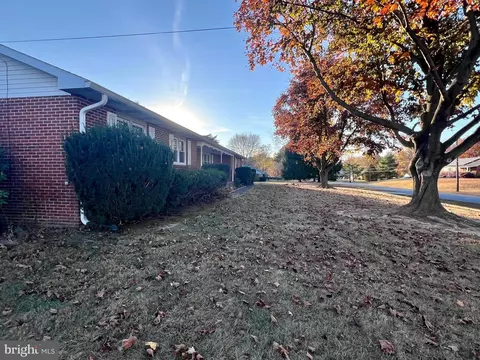 21 Marabou Dr, Newark, DE 19702 photo 2