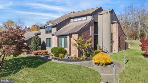 24 Downs Dr, Wilmington, DE 19807