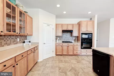 Kitchen - 740 Cherry Tree Rd, Middletown, DE 19709 photo 4 of 6