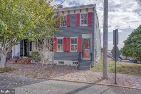 207 E 2nd St, New Castle, DE 19720