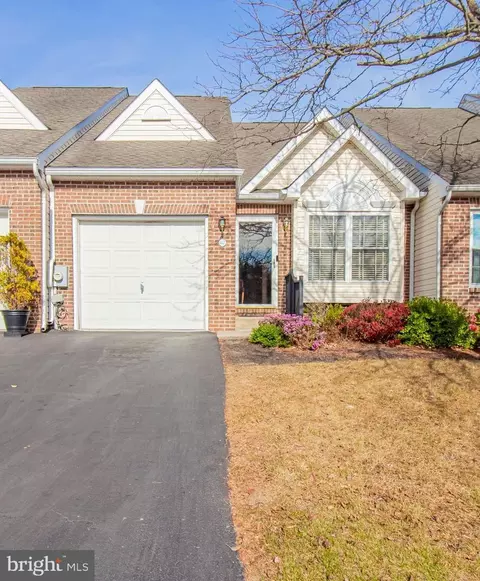 417 E Red Lion Dr, Bear, DE 19701