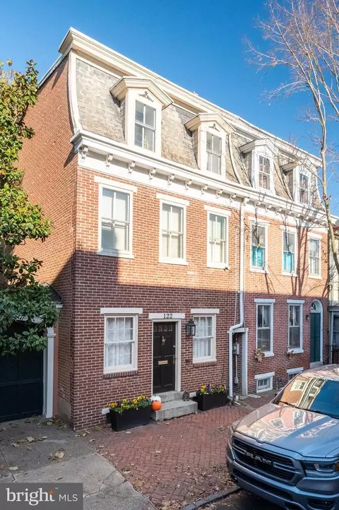 122 E 3rd St, New Castle, DE 19720