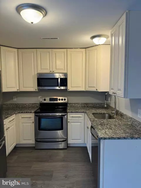 Kitchen - 528 Concord Bridge Pl, Newark, DE 19702 photo 1 of 2
