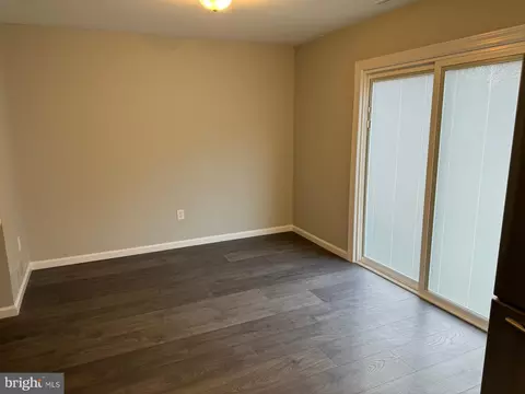 Living - 528 Concord Bridge Pl, Newark, DE 19702 photo 4 of 4