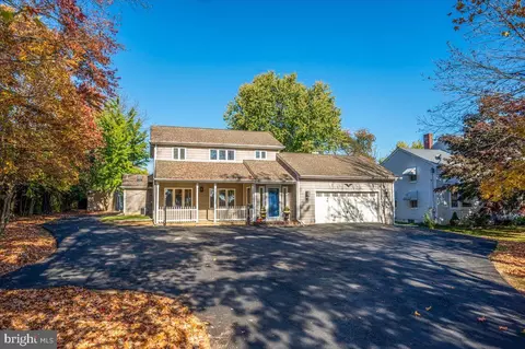 2011 Veale Rd, Wilmington, DE 19810