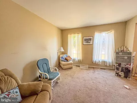 Living - 237 Cornwell Dr, Bear, DE 19701 photo 2 of 3