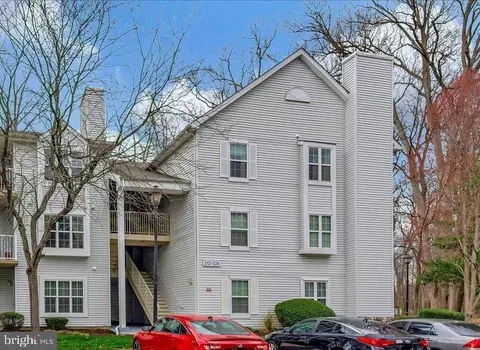 222 Stone Hurst Ct #222, New Castle, DE 19720
