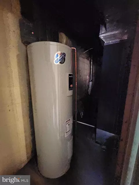 Entry Way - 35 Fleming St, Newark, DE 19713 photo 2 of 2