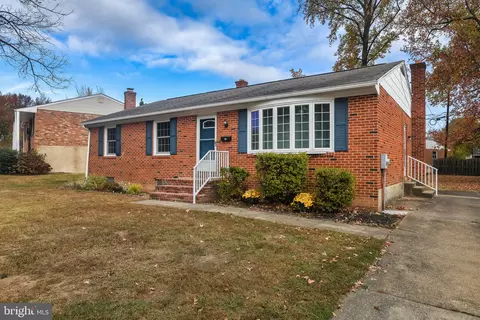 128 Casimir Dr, New Castle, DE 19720